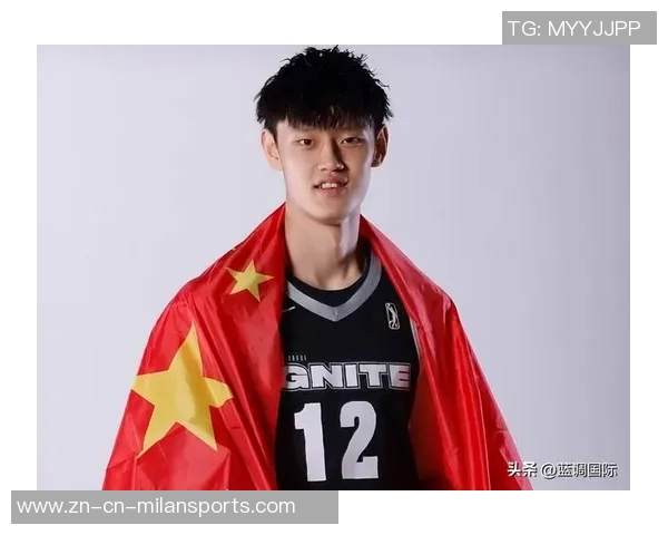 曾凡博亮相澳门布鲁克林篮网全队正式抵达开启新征程